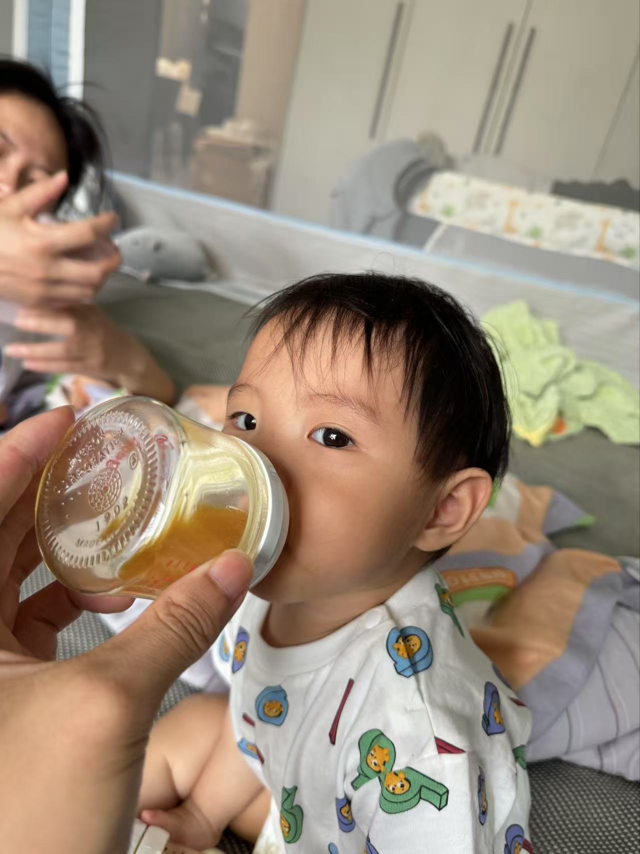 小海豚第一次发烧吃药